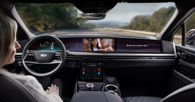 جنرال موتورز تتخلى عن Apple CarPlay وAndroid Auto… وتغضب ملايين المستخدمين حول العالم!