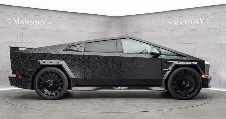 “سايبرتراك” لم تكن غريبة بما يكفي: مانسوري تُصلح ذلك! وحش من الكربون بأجنحة فيراري يغزو الشرق الأوسط!