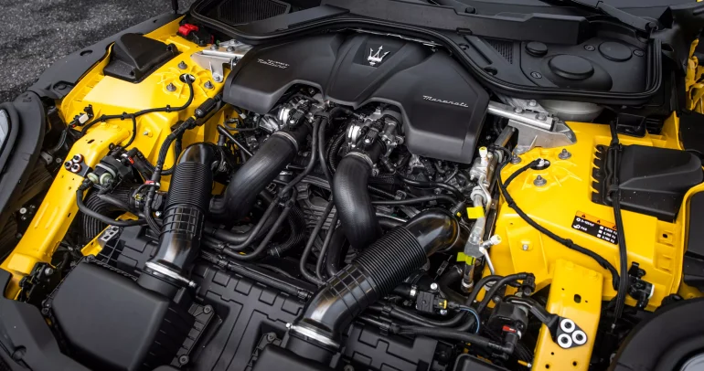 مفاجأة يدوية في الطريق؟ ألفا روميو ومازيراتي تعملان على سيارة رياضية محدودة بقوة تفوق 621 حصاناً