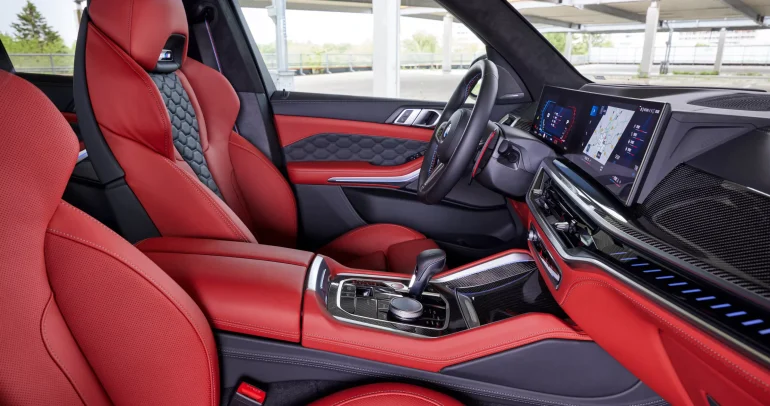 هل تفقد السيارات الفاخرة بريقها مع التخلي عن المقاعد الجلدية؟