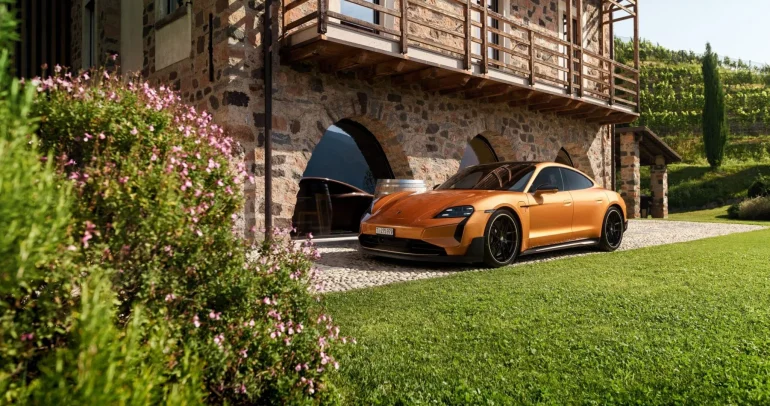 عميل سويسري يمتلك 3 من Taycan لم يكتفِ بها.. فطلب من بورشه بناء الرابعة بلون Nordic Gold Metallic الاستثنائي