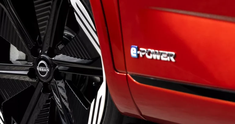 نيسان تُسرّع إطلاق أول SUV هجينة في أمريكا لمواكبة ثورة السيارات الكهربائية