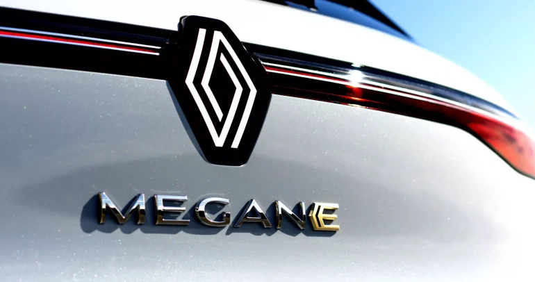 رينو ميغان الكهربائية قد تعود إلى الوقود مجدداً!