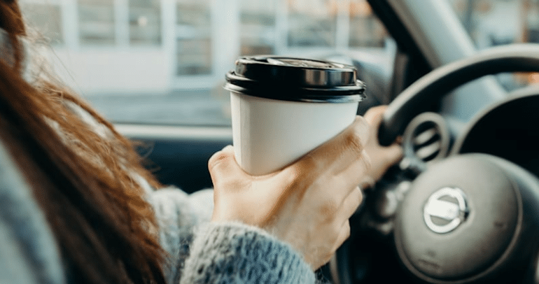 7 نصائح تبقيك مستيقظًا أثناء القيادة