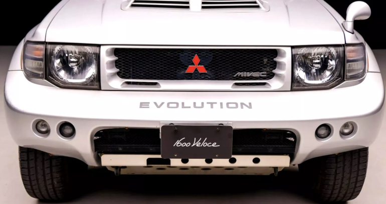 باجيرو إيفولوشن — أسطورة ٩٠يات أصبحت أيقونة كلاسيكية