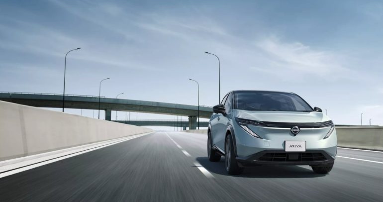 نيسان تتخلى عن نسخة كهربائية في أمريكا… ثم تُحدّثها وتُعيدها للعالم