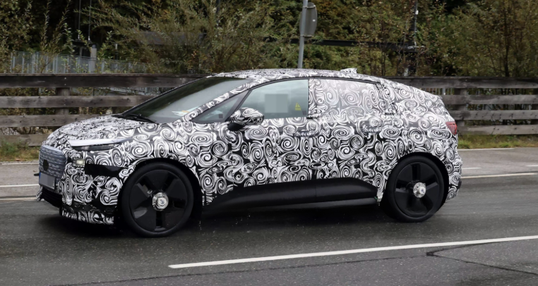 أودي تطلق Q2 e-tron الكهربائية لتحل محل Q2 التقليدية