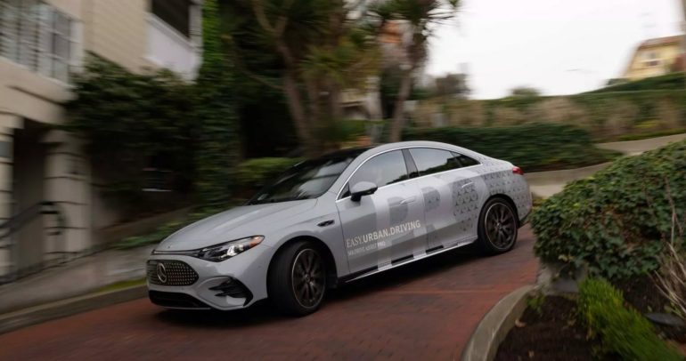 مرسيدس تكشف عن نظام جديد للملاحة بدون يد من نقطة إلى نقطة: خطوة نحو المستقبل الذكي للقيادة