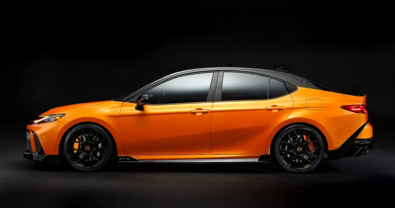 تويوتا تكشف عن كامري GT-S كونسبت الرياضية في معرض سيما 2025