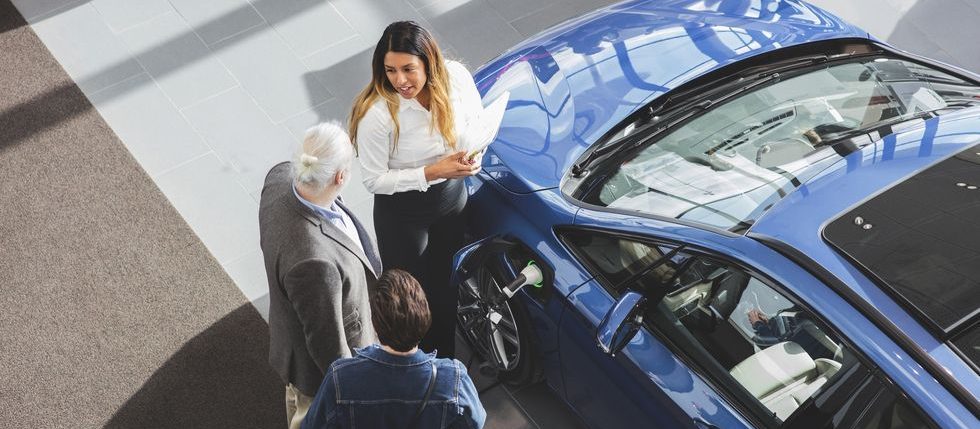 5 أشياء لفعلها قبل الذهاب إلى وكالة الشراء