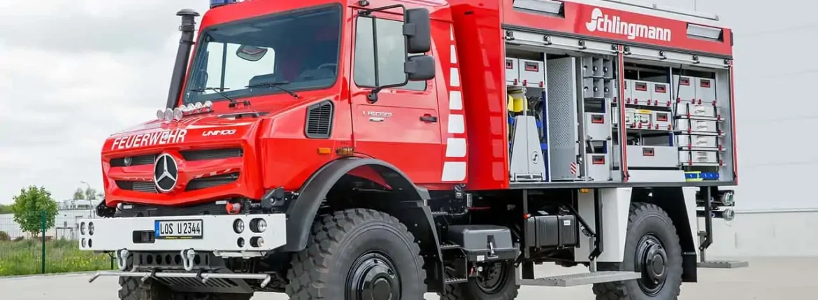 الكشف عن شاحنات الإطفاء وسيارات الإسعاف من مرسيدس يونيموغ لعام 2023 FIREmobil