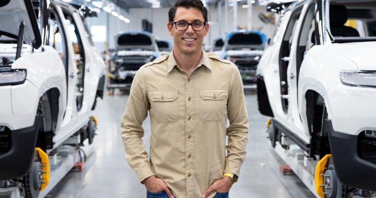 الرئيس التنفيذي لشركة ريفيان يحصل على صفقة شبيهة بـ إيلون ماسك… ولكن بأصفار أقل!